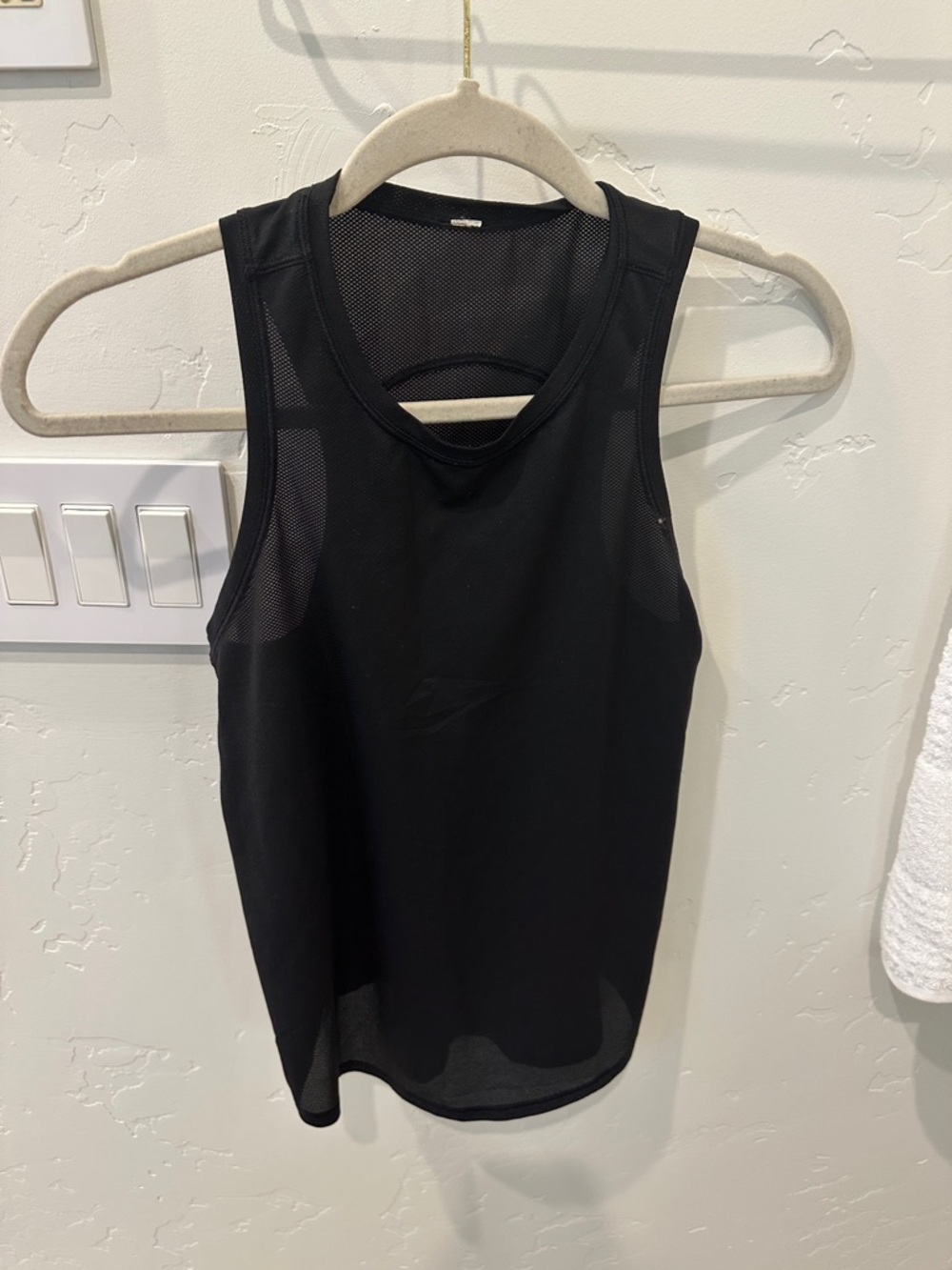 Women’s High-Neck Running and Training Tank Top Black Mesh Athletic Tank Top